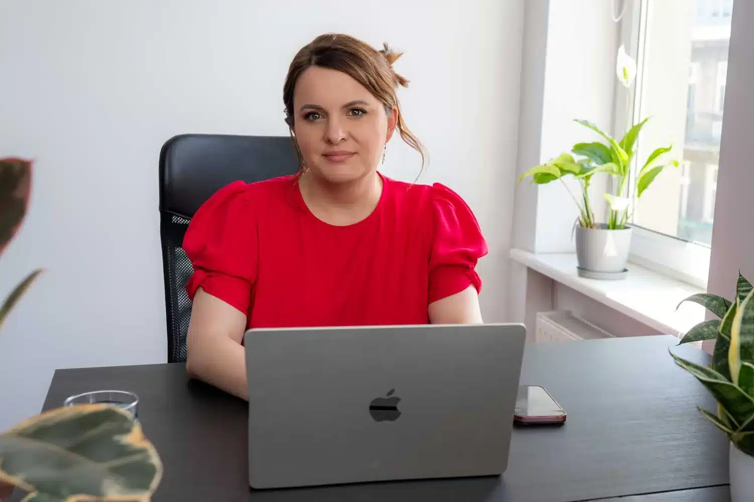 Michalina Walorczyk przygotowuje wniosek o dotację